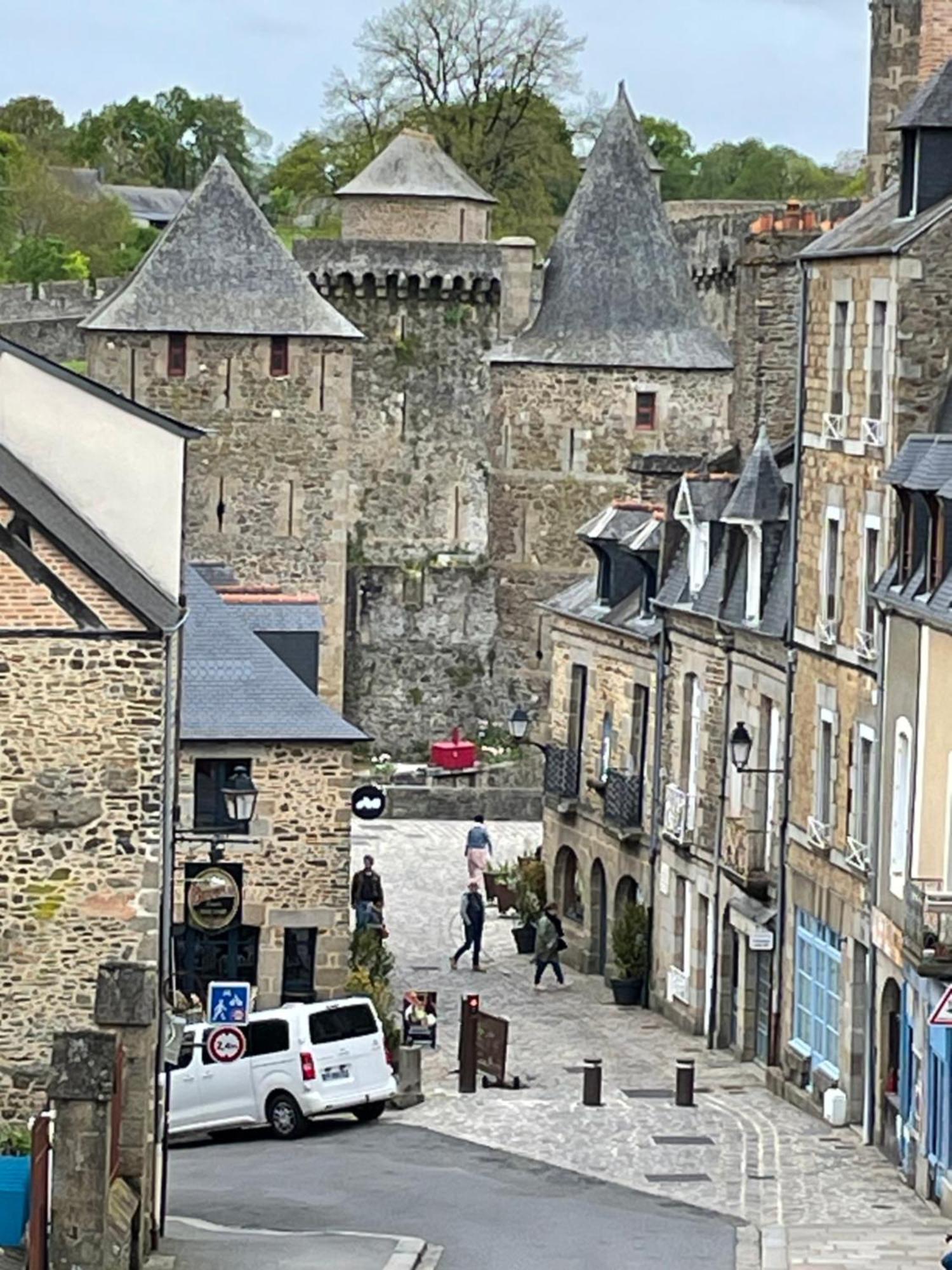 Le Relais Medieval Fougères Exterior foto